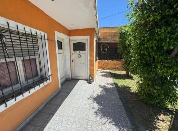 Casa · 70m² · 4 Ambientes · 2 Cocheras · Venta de Casa 4 Ambientes en El Palomar