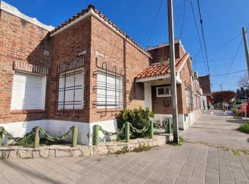 Casa · 95m² · 3 Ambientes · 1 Cochera · Casa de Dos Dorm. en Punta Alta