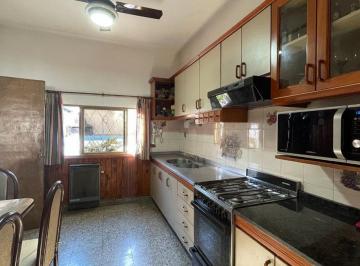 Casa · 168m² · 4 Ambientes · 1 Cochera · Casa en Venta 4 Ambientes en San Martin - Pileta