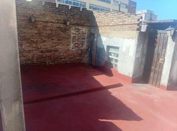 PH · 65m² · 3 Ambientes · ¡Ideal! PH 3amb Pb Terraza - Patio - a Refaccionar