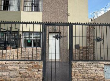 Casa · 140m² · 5 Ambientes · 4 Cocheras · Hermosa Casa en Guaymallén