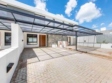 Casa · 145m² · 4 Ambientes · 1 Cochera · Venta Duplex a Estrenar 3 Dorm. en Docta