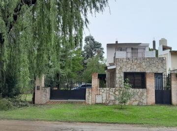 Casa · 70m² · 2 Ambientes · 1 Cochera · Vendo Casa 2 Ambientes en El Volcán
