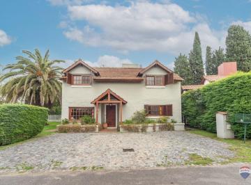 Casa · 130m² · 5 Ambientes · 2 Cocheras · Venta Casa en Country Loma Verde / Apto Credito