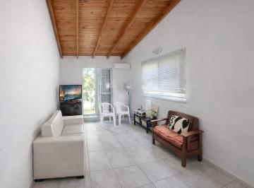 PH · 100m² · 3 Ambientes · Venta de Casa con Locales en Florencio Varela