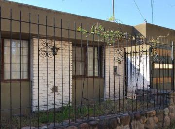 Casa · 124m² · 6 Ambientes · 2 Cocheras · Venta Casa Barrio Supe - 3 Dorm. Godoy Cruz