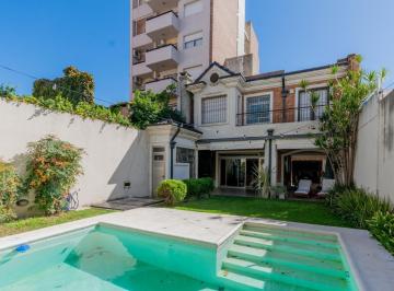 Casa · 299m² · 5 Ambientes · 5 Cocheras · Casa en Venta 3 Dorm. en Barrio Lourdes con Cochera Para Varios Autos, Jardín con Pileta