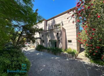Casa · 328m² · 6 Ambientes · 6 Cocheras · Venta de Casa de 6amb. en El Lauquen Club de Campo - Canning