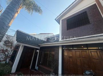 Casa · 141m² · 5 Ambientes · 2 Cocheras · Casa en Venta en Villa Sarmiento