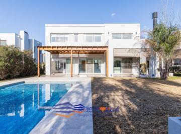 Casa · 259m² · 4 Ambientes · 2 Cocheras · Casa en Venta en Barrio Cerrado Weston, Moreno