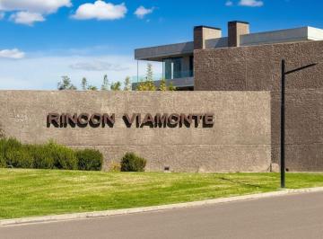 Casa de 6 ambientes, Luján de Cuyo · Elegancia Contemporánea y Confort: Residencia de Autor en Rincón de Viamonte