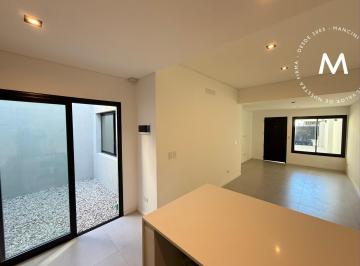 PH · 70m² · 2 Ambientes · 1 Cochera · Apto Crédito - PH en Venta de 2 Ambientes con Cochera y Patio - San Andres