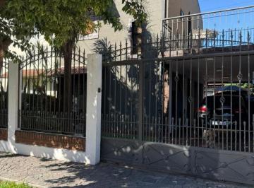 Casa de 3 ambientes, Berazategui · Excelente Duplex en Venta