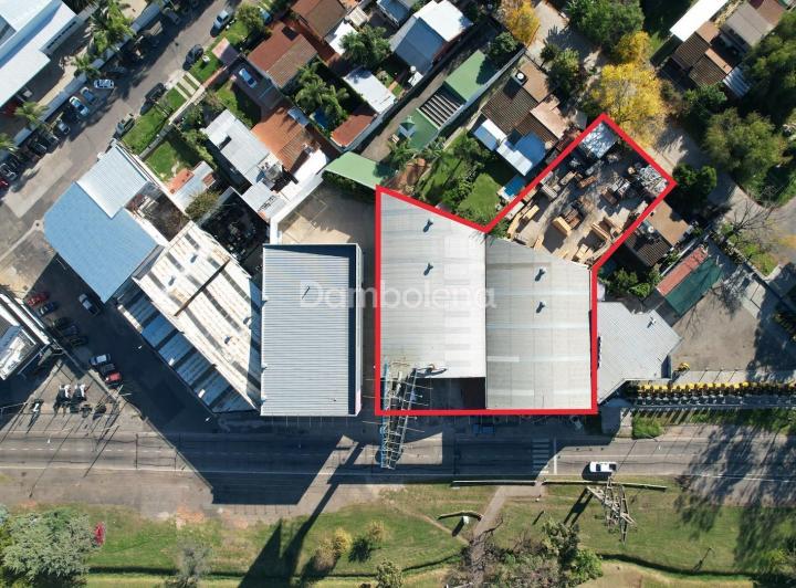 Local comercial · 1332m² · 1 Cochera