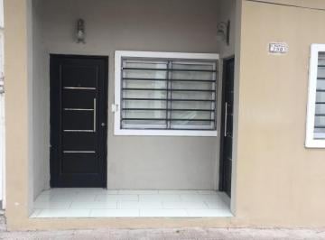 PH · 94m² · 3 Ambientes · PH en Alquiler - 2 Dorm. 2 Baños - Moron