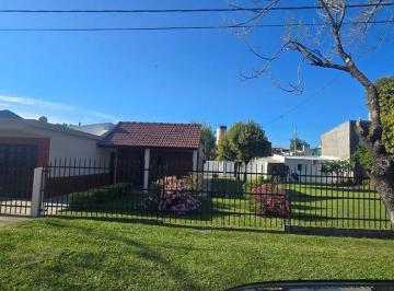 Casa · 168m² · 8 Ambientes · 1 Cochera · Se Vende Propiedad con Doble Potencial de Alquiler