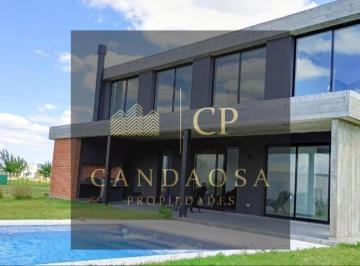 Casa · 215m² · 5 Ambientes · 5 Cocheras · Mgm. Oportunidad! Hermosa Casa en Venta en El Naudir
