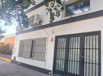 Oficina comercial · 250m² · 7 Ambientes · 1 Cochera · Oficina de 3 Pisos con Terraza y Quincho en Venta