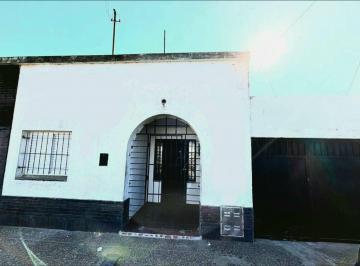 imagen1 · Vende Casa 2 Dorm., Cochera, Gran Patio.
