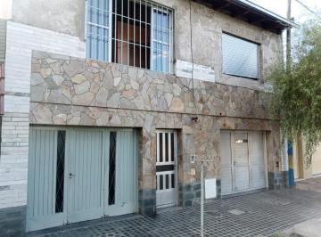 Casa · 201m² · 6 Ambientes · 2 Cocheras · Casa en Venta