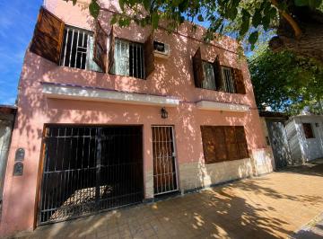Casa de 7 ambientes, Ciudad de Mendoza · Casa en Venta de 3 Habitaciones en Cuarta Seccion Ciudad de Mendoza