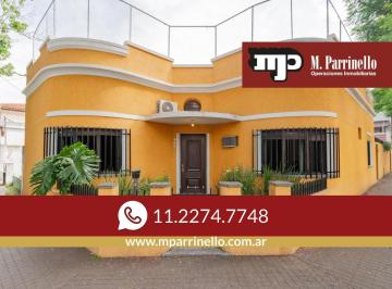 Casa · 173m² · 4 Ambientes · 1 Cochera · Casa 4 Amb. con Jardín, Quincho, Terraza y Cochera – Excelente Ubicación - en Venta