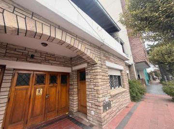 PH · 80m² · 3 Ambientes · 1 Cochera · PH en Buenos Aires 3100 en Alquiler 24 Meses