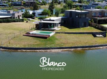 Casa · 181m² · 4 Ambientes · 2 Cocheras · Casa en Venta en San Sebastian, Escobar, G. B. a. Zona Norte