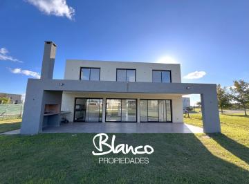 Casa · 194m² · 5 Ambientes · 2 Cocheras · Casa en Venta en San Sebastián - Área 2, Escobar, G. B. a. Zona Norte