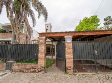 Casa · 220m² · 7 Ambientes · 1 Cochera · Casa en Venta con Patio La Florida