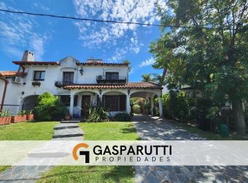 Casa · 150m² · 4 Ambientes · 2 Cocheras · Casa en Venta en Aranjuez Country Club. Apto Credito