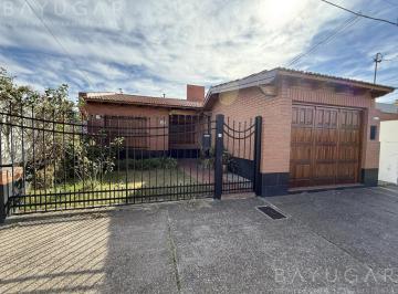 Casa · 115m² · 5 Ambientes · 1 Cochera · Venta Casa - Barrio Pacifico - Bahía Blanca