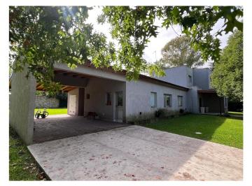 Casa · 252m² · 5 Ambientes · Casa Quinta en Bosque Real