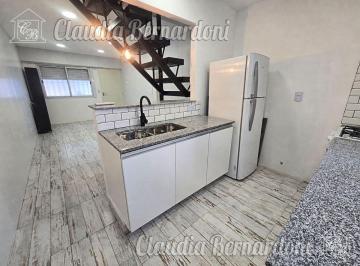 PH de 3 ambientes, Morón · Dúplex Luminoso y Moderno, 2 Dorm., Patio con Lavadero y Espacio de Cochera. Sin Expensas.
