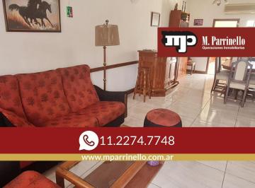 PH · 66m² · 3 Ambientes · 1 Cochera · Encantador PH 3 Amb. Al Frente con Patio y Cochera, Listo Para Mudarse - en Venta