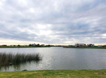 Terreno · 923m² · Venta Lote Al Agua, 923 Ms, B°san Sebastián,único!