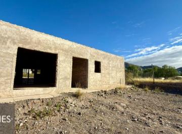 Casa de 4 ambientes, El Challao · Casa a Terminar en Venta en El Challao
