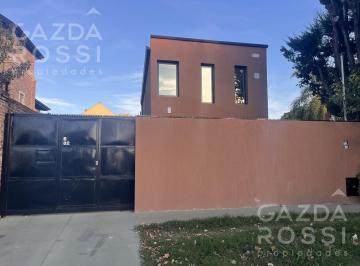 Casa · 100m² · 3 Ambientes · 1 Cochera · Casa en Adrogue