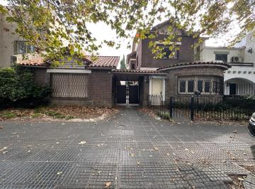 Casa · 325m² · 5 Dormitorios · Casa en Banfield Oeste