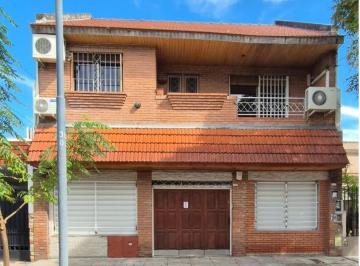 PH de 3 ambientes, Versalles · Excelente P. H. de 3 Amb. Al Frente con Balcon y Patio Terraza