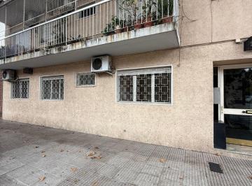 Departamento de 3 ambientes, Villa del Parque · Hermoso Departamento 3 Ambientes, Planta Baja Al Frente con Patio.