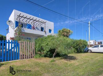 Casa · 205m² · 6 Ambientes · 1 Cochera · Casa en Balneario Playa Dorada