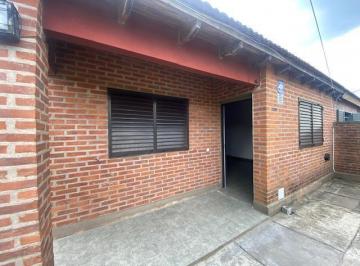 Casa · 60m² · 3 Ambientes · 2 Cocheras · Casa en Venta 83 E/ 9 y 9 Bis de Dos Dorm. y Cochera