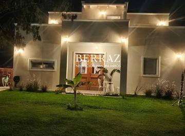 Casa · 170m² · 4 Ambientes · Casa Venta 4 Dorm. Barrio San Ramón Lote de 525 m² Pilar del Este