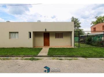 Casa · 75m² · 2 Dormitorios · 2 Cocheras · Casa en Venta La Caldera Salta