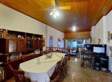 Casa · 196m² · 3 Ambientes · 1 Cochera · Venta Casa 3 Amb Quincho Garage Lanus