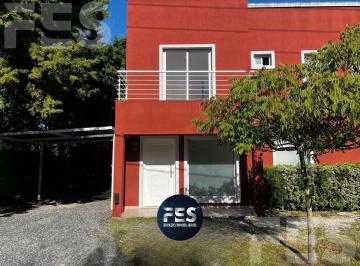 Casa · 350m² · 5 Ambientes · 2 Cocheras · Excelente Duplex Alquiler en Los Rosales