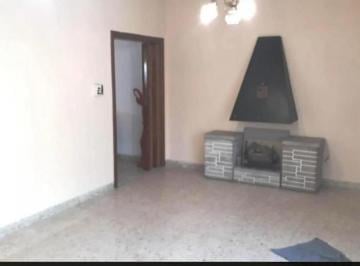 Casa · 100m² · 4 Ambientes · Casa en Venta - 2 Dorm. 2 Baños - Banfield