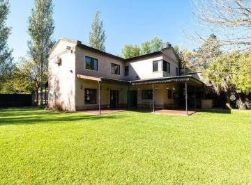 Casa · 223m² · 4 Ambientes · 1 Cochera · Venta Casa 3 Dorm. Funes