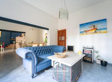 Casa · 192m² · 6 Ambientes · 2 Cocheras · Venta Casa 5 Dor. Apta Credito